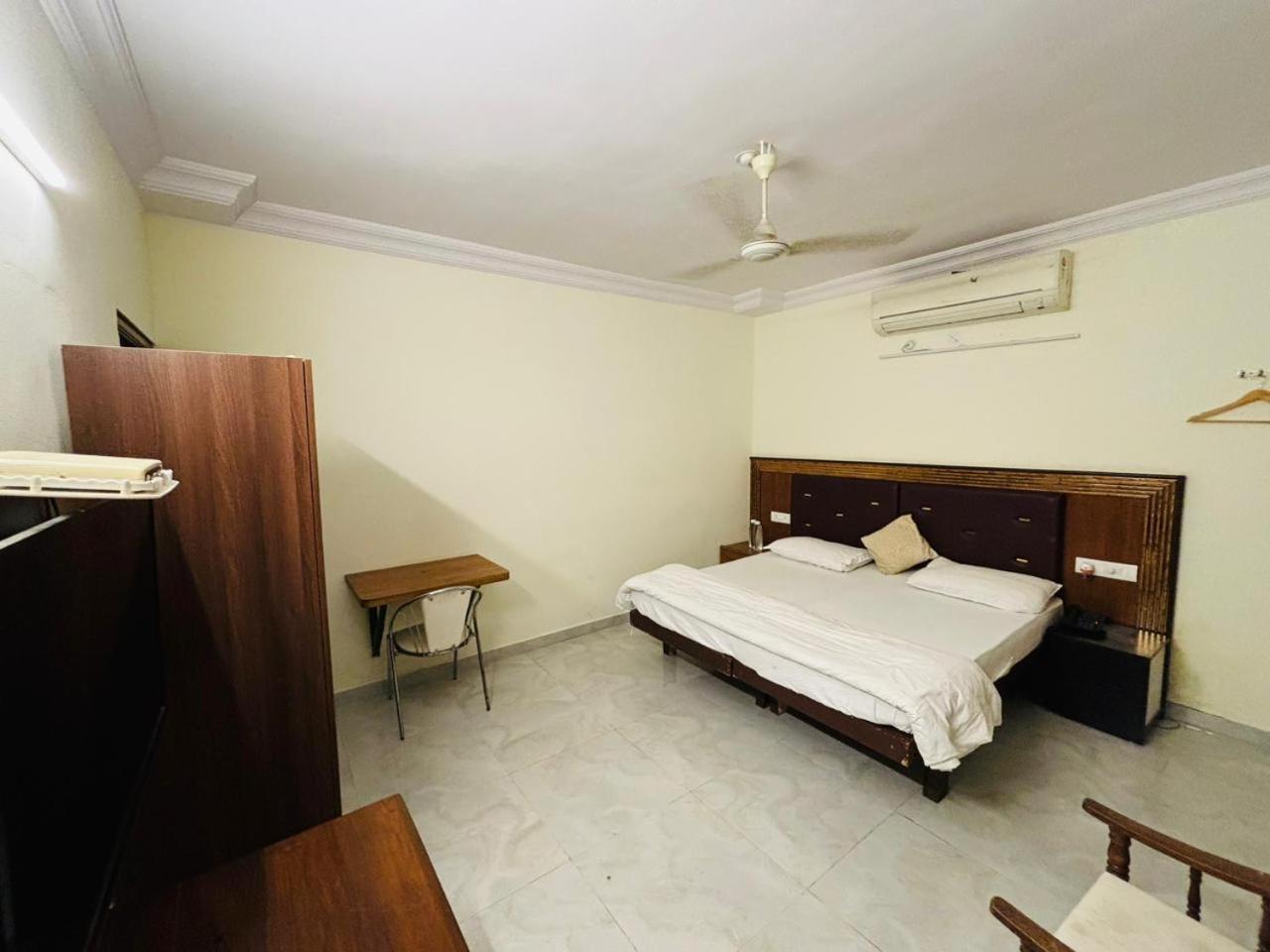 Hotel Royal Palms Nagpur Zimmer foto
