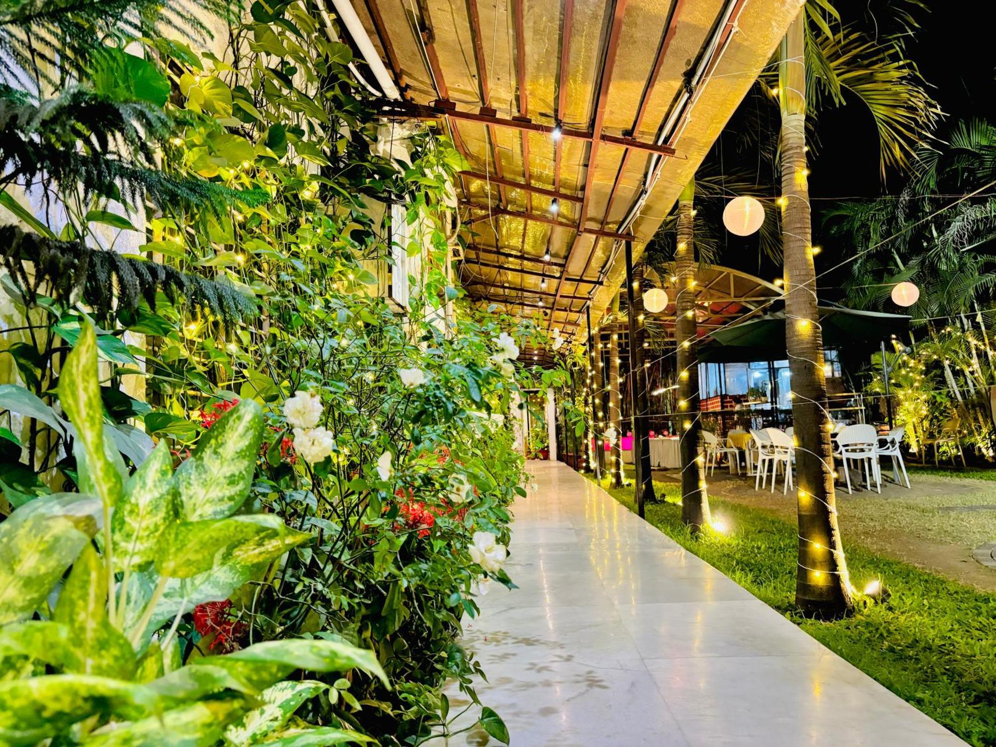 Hotel Royal Palms Nagpur Exterior foto